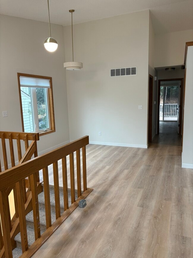 Photo - 830 Dover St