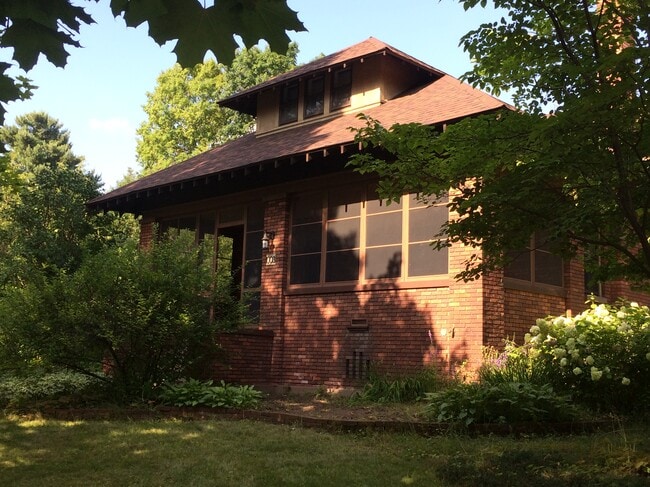Building Photo - 1003 N 9th St Rental