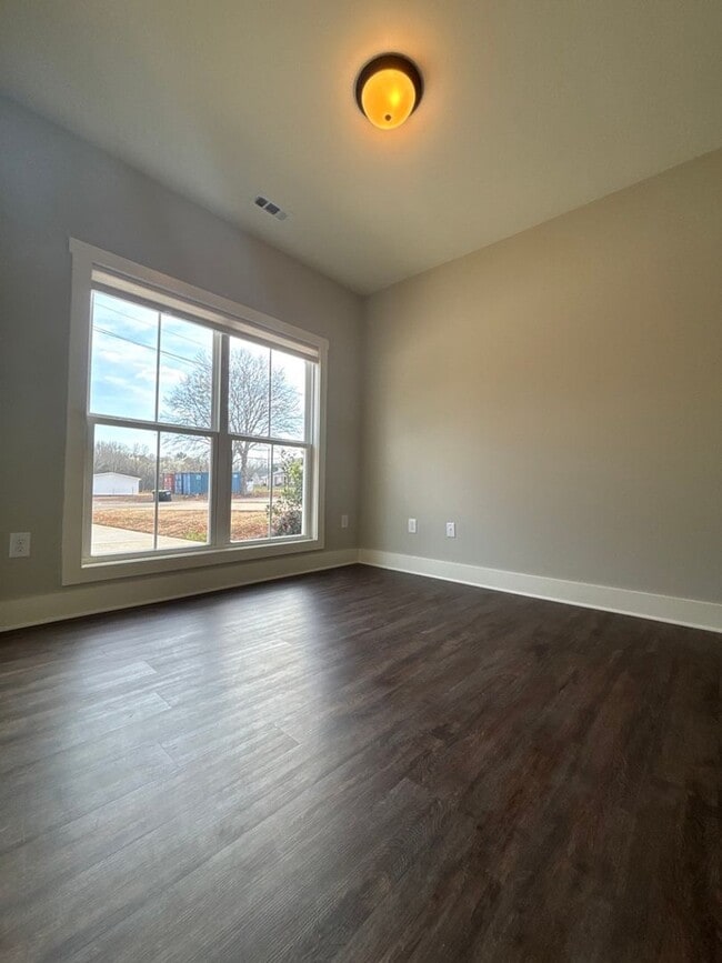 Photo - Welcome to 190 Mill! Unidad 190D Mill Street