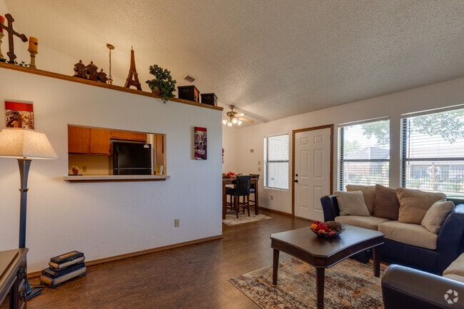 1BR, 1BA - 650SF