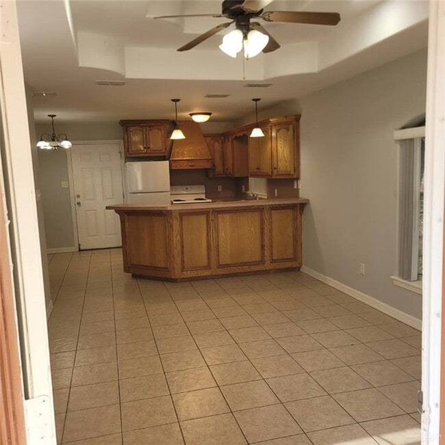 2321 W Candlelight Ln Unit 1