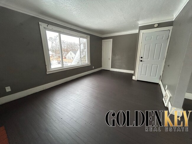 Photo - 6885 Mettetal St Unit Upper