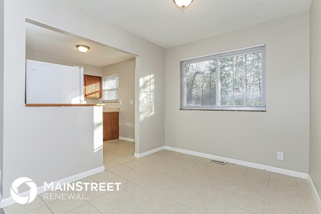 Photo - 241 Chamberlin Dr