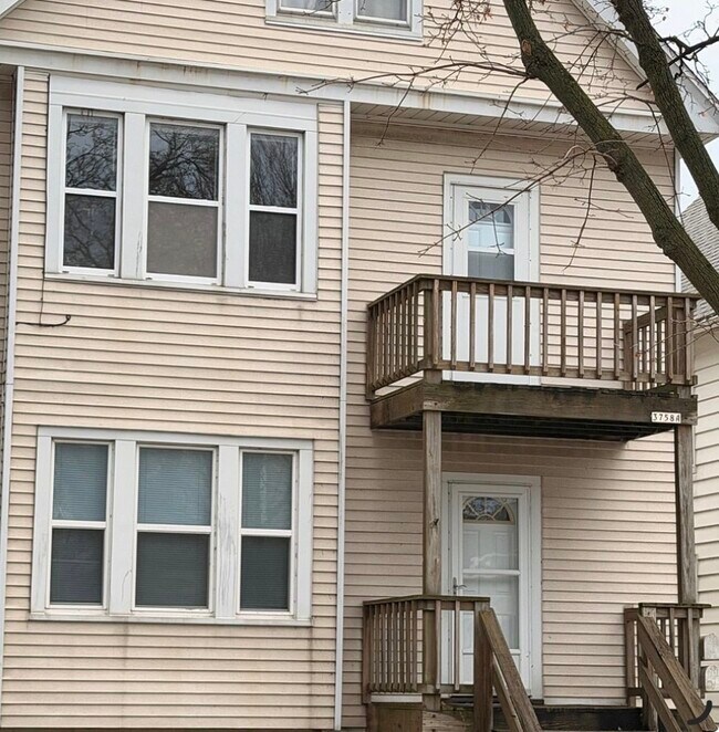 Photo - 3758 E Edgerton Ave Unidad Lower