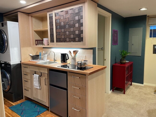 Photo - 4041 E Burnside St