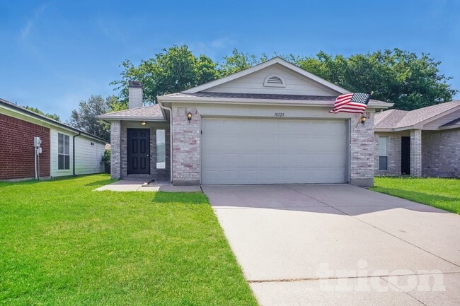 Building Photo - 10525 Flamewood Dr