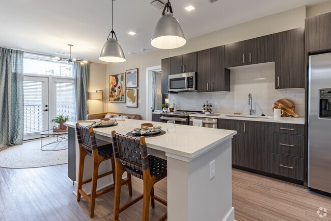 2BR, 2BA - 1,008SF
