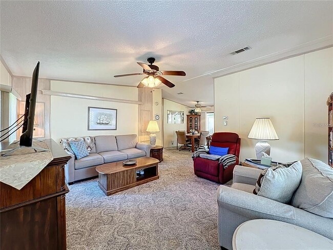 Photo - 25125 Bellevue