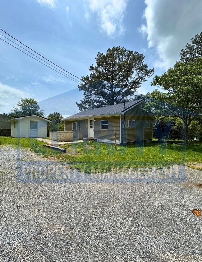 Charming 2-Bedroom Home with Spacious Yard... - Charming 2-Bedroom Home with Spacious Yard...