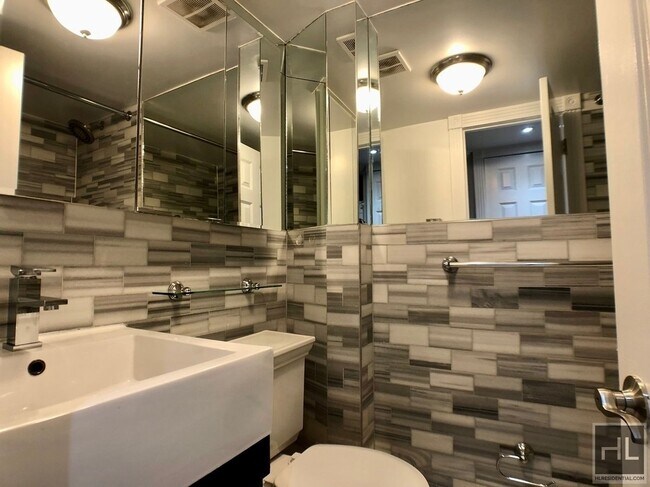 Photo - East 7th Street Unidad 01W