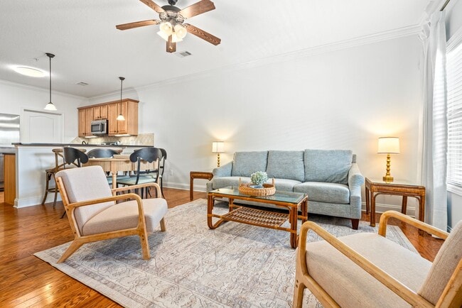 Building Photo - 836 W Glenn Ave Unit 212