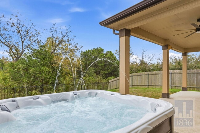 Photo - 8005 Crystalbrook W