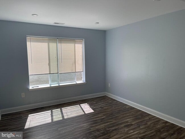 Photo - 1257 N Newkirk St Unit B