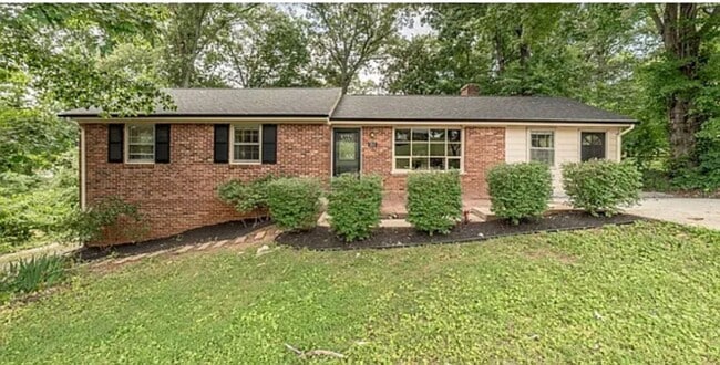 Building Photo - 5 Bedroom || 2 Bathroom - Single Family Home with Finished Basement Apartment