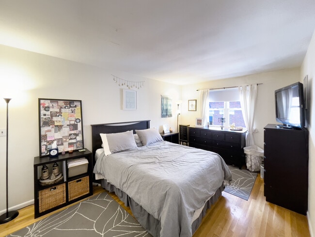 Photo - 594 Centre St Unit 8