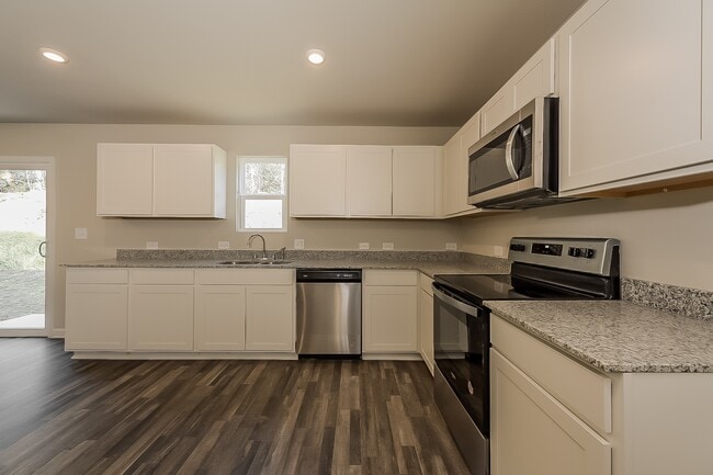 Photo - 315 Shalako Ln