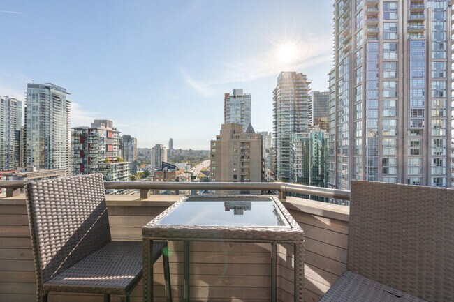 Photo - 1212 Howe St Unit ID1311537P