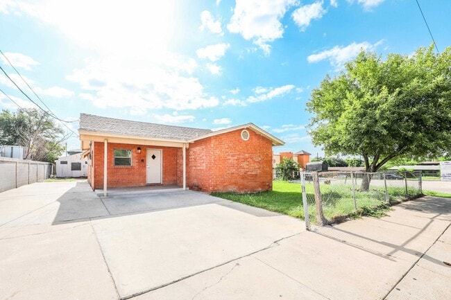 Photo - 2610 Springfield Ave