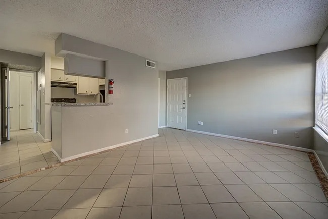 Photo - Step Into Style – Upscale Living Starts Now! Unidad AFS