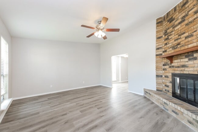 Photo - 8806 Linda Vista Dr