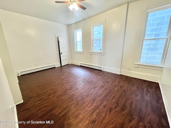 Photo - 1930 Boulevard Ave