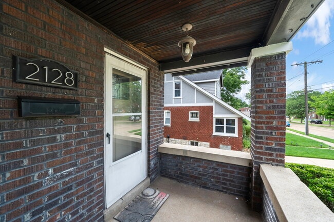 Photo - 2126 Yale Ave Unit Second Floor