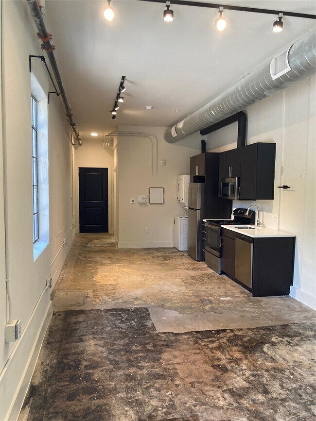Building Photo - 4411 Dallas St Unit 30 Rental