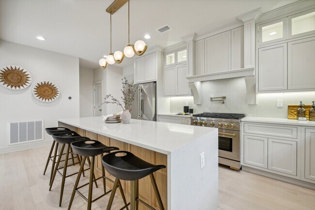 Photo - 105 Squire Hill Rd