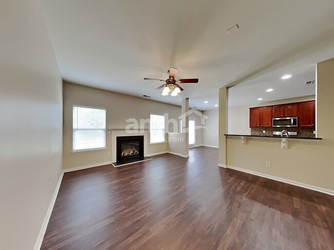 Photo - 107 Lacona Ter