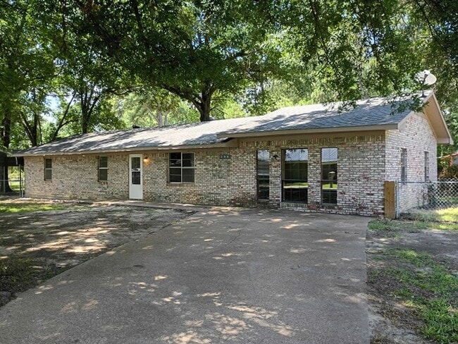 Building Photo - 300 Slayden St