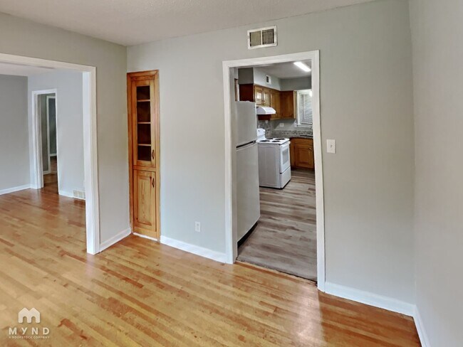 Photo - 1402 Moss Point Dr