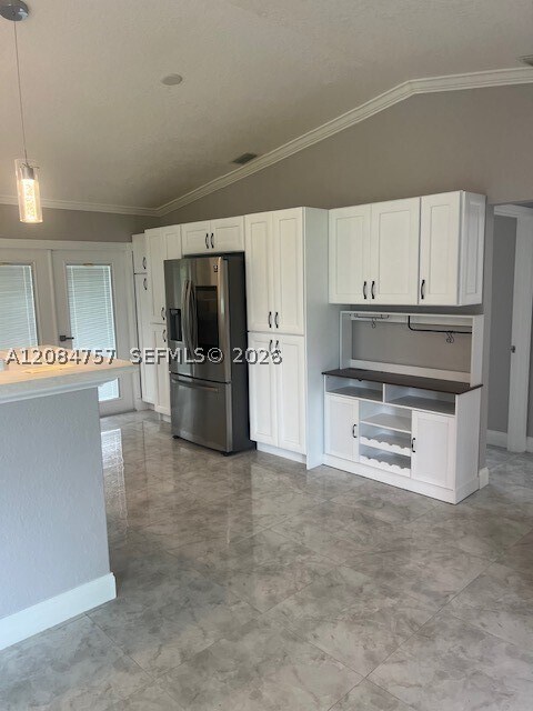 Photo - 103 Prado St