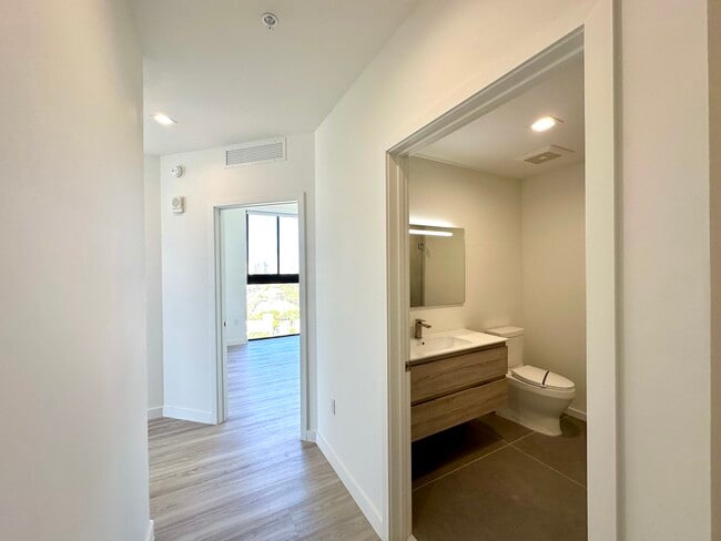 Photo - 1531 NW 1st Ct Unit B9