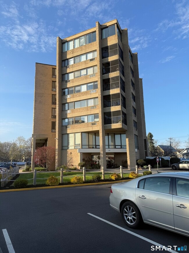 Building Photo - 140 Captain Thomas Blvd Unit 307