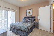 2BR, 2BA - 997SF