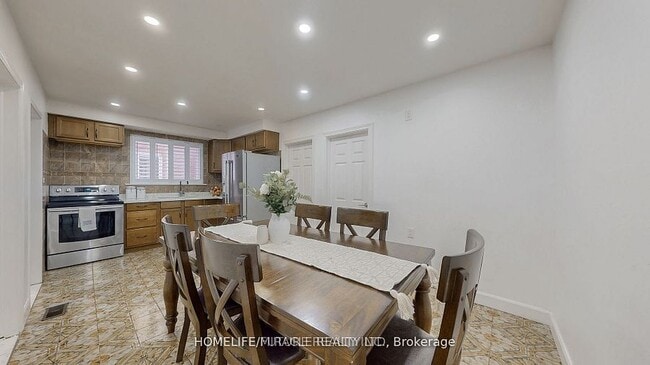 Photo - 845 Runnymede Rd