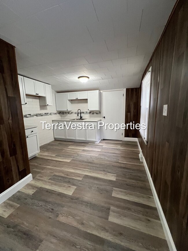 Photo - Great 3 Bed with a bonus room in Salem! Eligible for $500 Security Deposit.