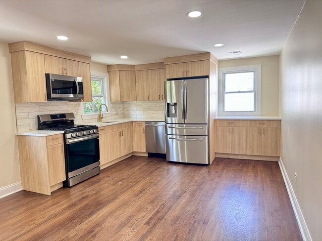 Photo - 47 Sherwood Ave Unit #2