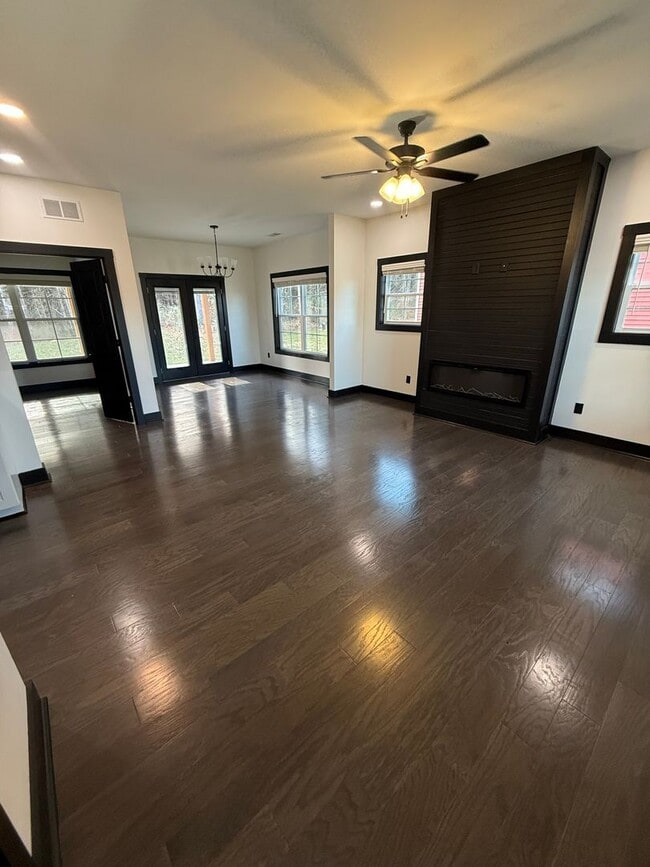 Photo - 2721 Cedrus Ave