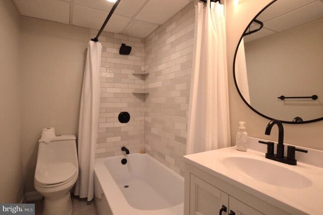 Photo - 1030 E Lancaster Ave Unit 628