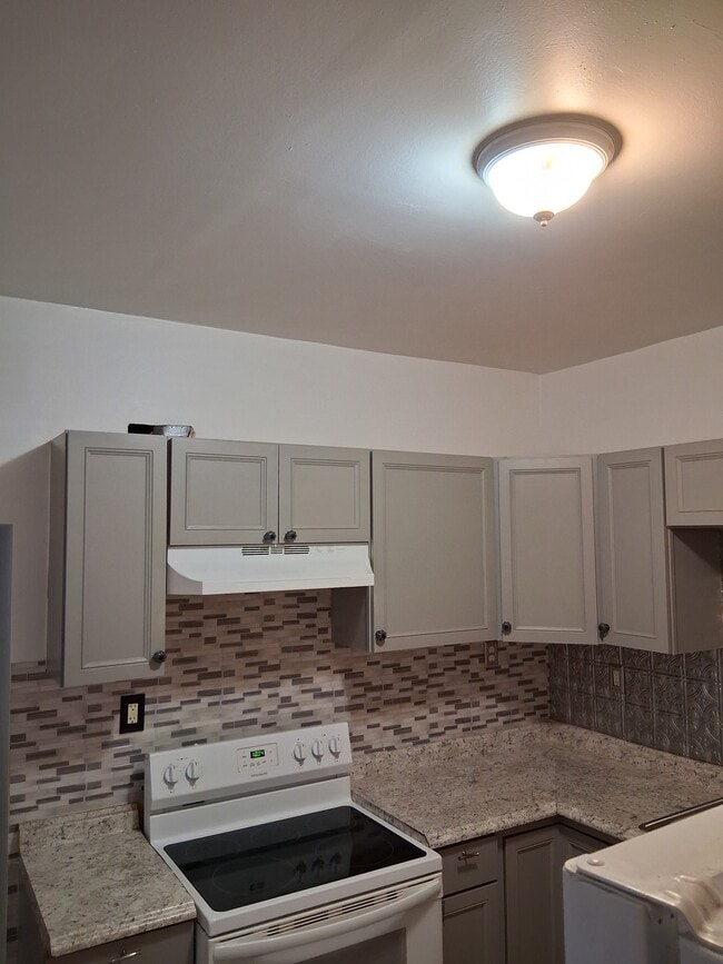 Building Photo - 917 N Lombard St