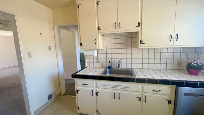 Photo - 3606 Bickerstaff Rd Unit 3606B