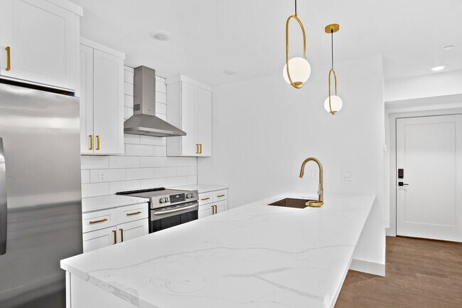 Photo - 127 E Cottage St Unit 5