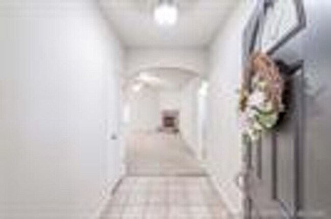 Photo - Well maintained home in a great location w...