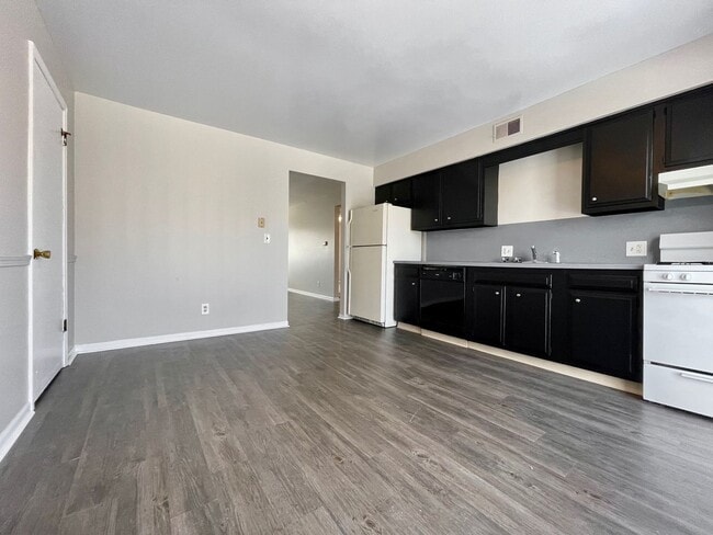 4245 Oak Park Dr SE Unidad A