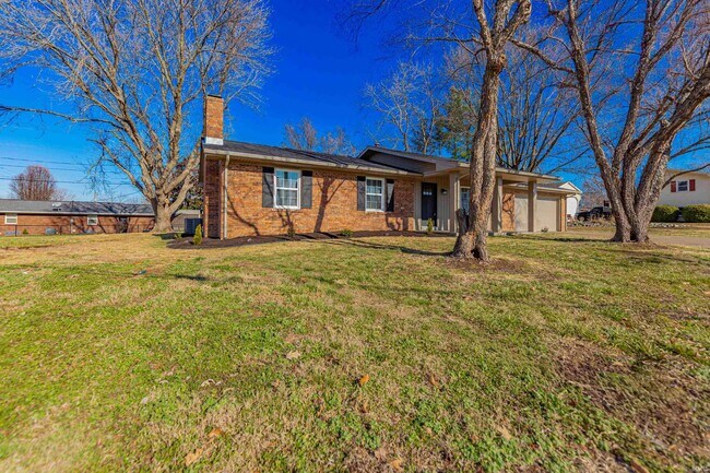 Photo - 441 Lawrence Dr