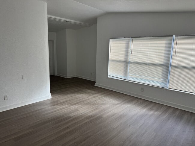 Photo - 6410 N 20th St