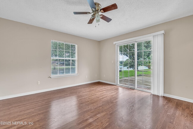 Photo - 2409 Cool Springs Dr S