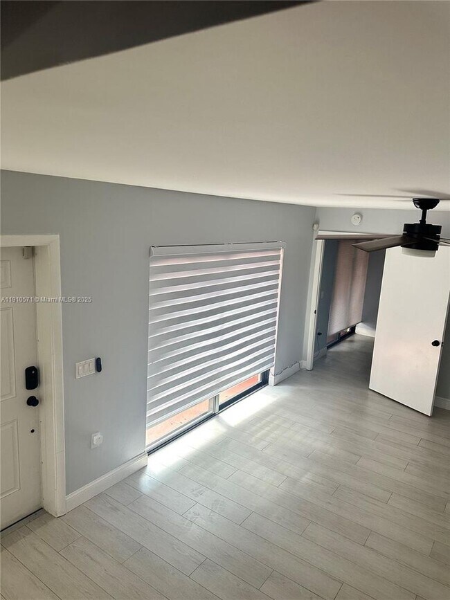 Photo - 9156 SW 23rd St