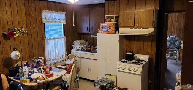 Building Photo - 315 Sayles Ave Unit 1 Rental